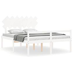 Foto van The living store massief grenenhouten bedframe - wit - 195.5 x 145.5 x 80.5 cm - inclusief multiplex lattenbodem -