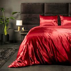 Foto van Fresh & co silk satin dekbedovertrek kleur: rood, 200 x 220 cm