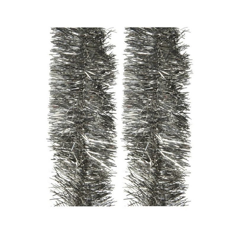 Foto van 2x stuks kerstboom slingers/lametta guirlandes antraciet (warm grey) 270 x 7 cm - kerstslingers