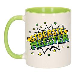 Foto van Stoerste meester cadeau mok / beker wit en groen 300 ml - feest mokken