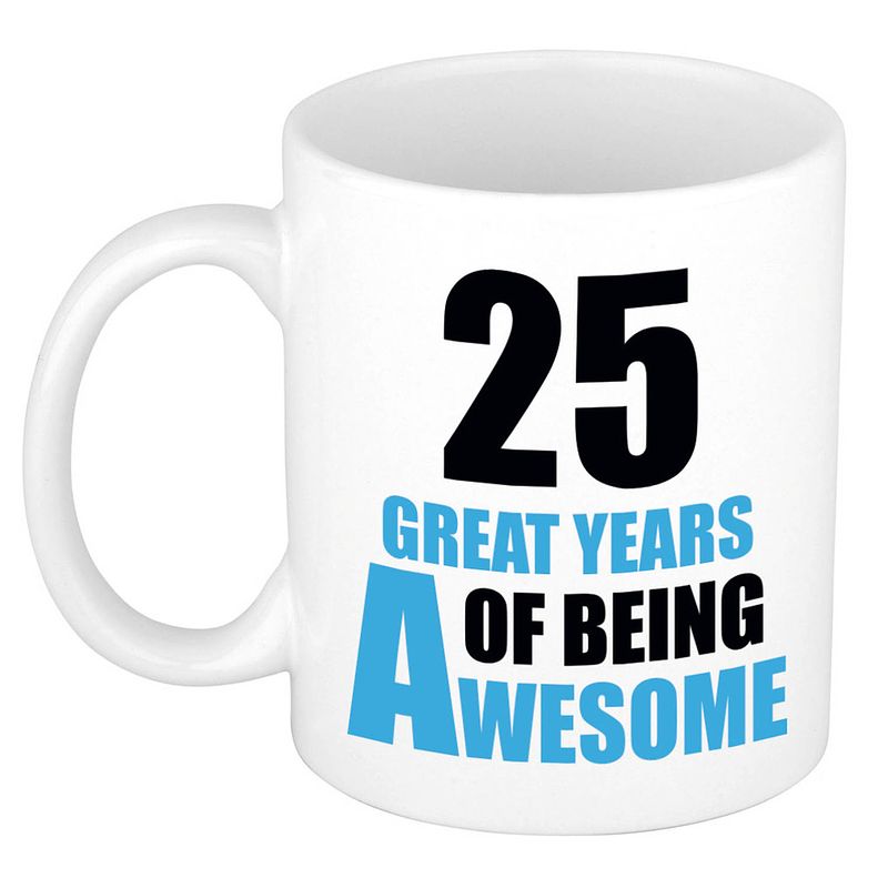 Foto van 25 great years of being awesome cadeau mok / beker wit en blauw - feest mokken