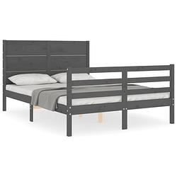 Foto van The living store bedframe massief grenenhout - grijs - 205.5 x 145.5 x 100 cm - multiplex lattenbodem