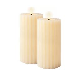 Foto van Lumineo led kaars/stompkaars - 2x st- creme wit ribbel- d7,5 x h17 cm - led kaarsen