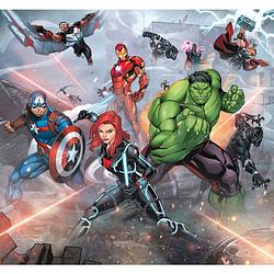 Foto van Komar avengers street revenge vlies fotobehang 300x280cm 6-banen