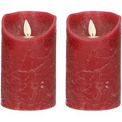 Foto van 2x bordeaux rode led kaarsen / stompkaarsen met bewegende vlam 12,5 - led kaarsen