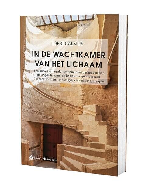 Foto van In de wachtkamer van het lichaam - joeri calsius - paperback (9789463713276)