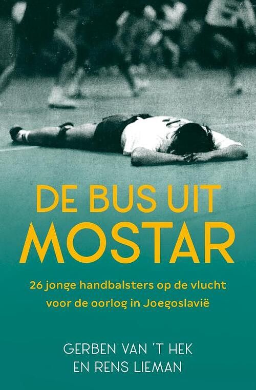 Foto van De bus uit mostar - gerben van 'st hek, rens lieman - paperback (9789401918329)