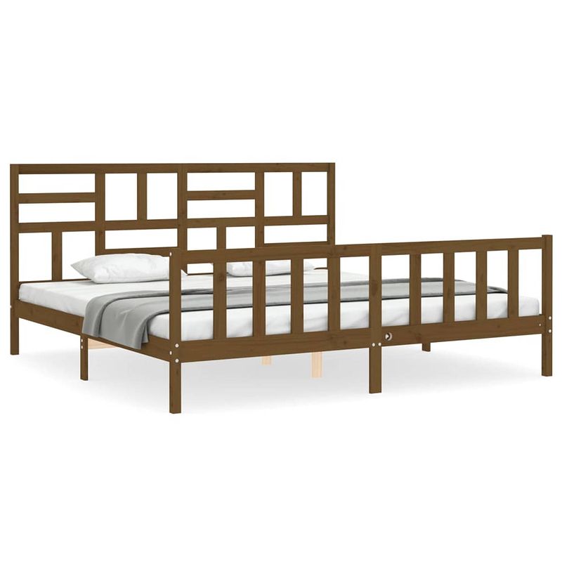 Foto van The living store bed massief grenenhout - bedframe 205.5 x 205.5 x 104 cm honingbruin