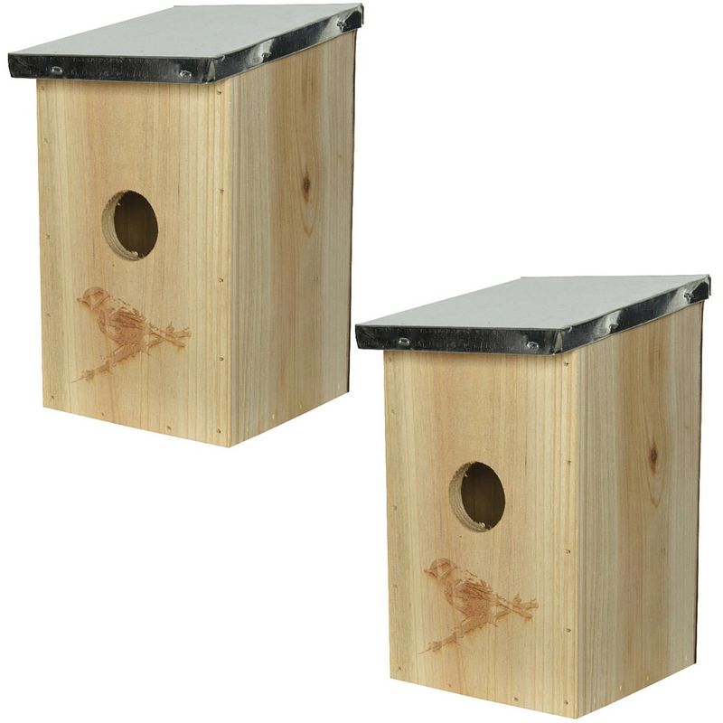 Foto van 2x stuks vogelhuisjes/nestkastjes van vurenhout 12 x 14 x 21 cm - vogelhuisjes