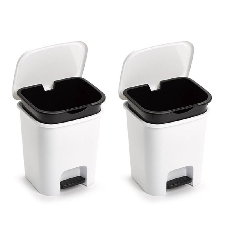 Foto van Set van 2x stuks witte afvalemmers/vuilnisemmers/pedaalemmers 7.5 liter met deksel en pedaal - prullenbakken