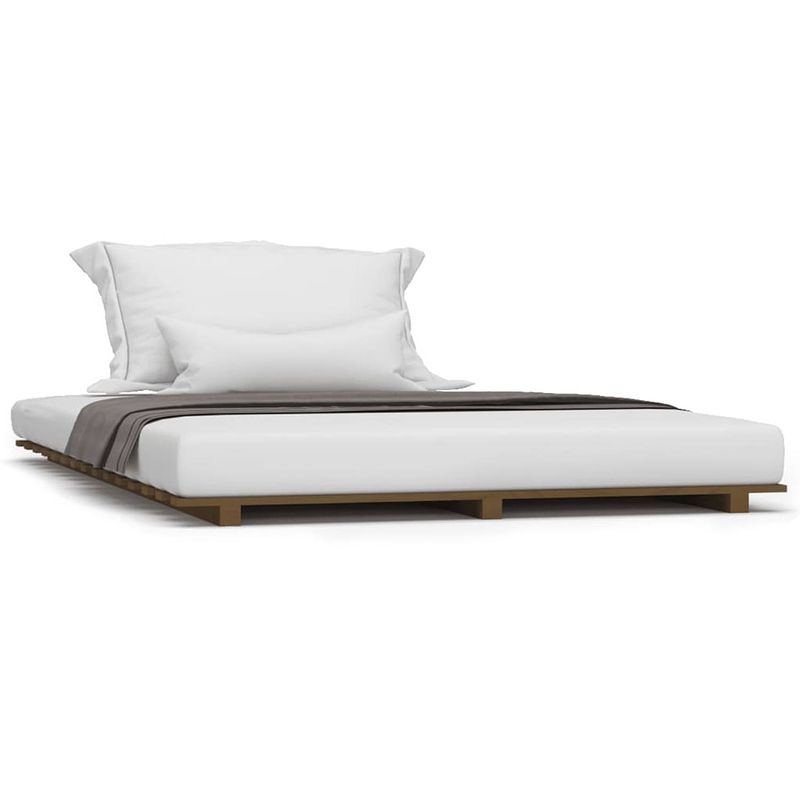 Foto van The living store houten bedframe - massief grenenhout - 120 x 190 cm - honingbruin