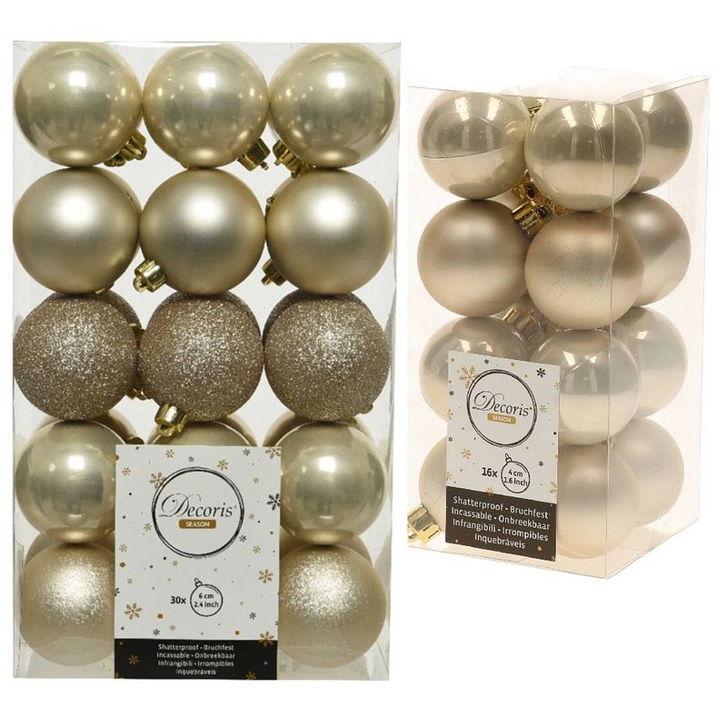 Foto van Kerstversiering kunststof kerstballen parel/champagne 4-6 cm pakket van 46x stuks - kerstbal