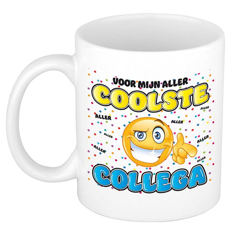 Foto van Bellatio decorations cadeau mok voor collega - grappig - keramiek - 300 ml - coolste collega - feest mokken