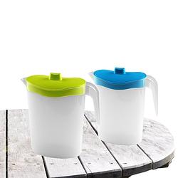 Foto van 2x stuks waterkan/sapkan/limonadekan karaf deksel 1.5 liter kunststof groen/blauw - schenkkannen