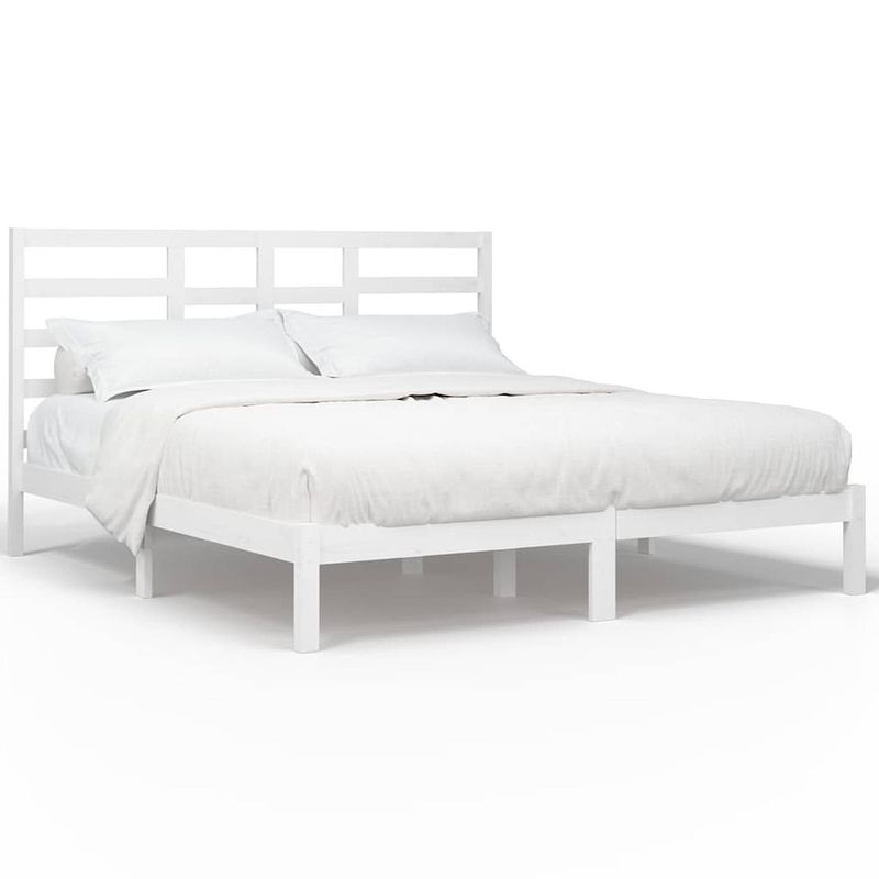 Foto van The living store bed the living store houten bedframe - 205.5 x 206 x 104 cm - massief grenenhout