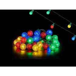Foto van Kerstverlichting/party lights 30x gekleurde led bolletjes 600 cm op batterijen - kerstverlichting kerstboom