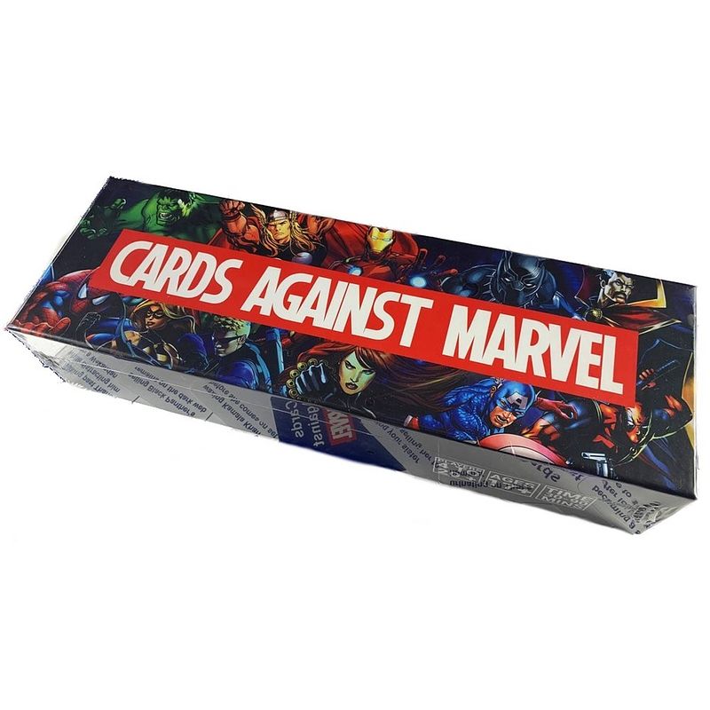 Foto van Cards against marvel