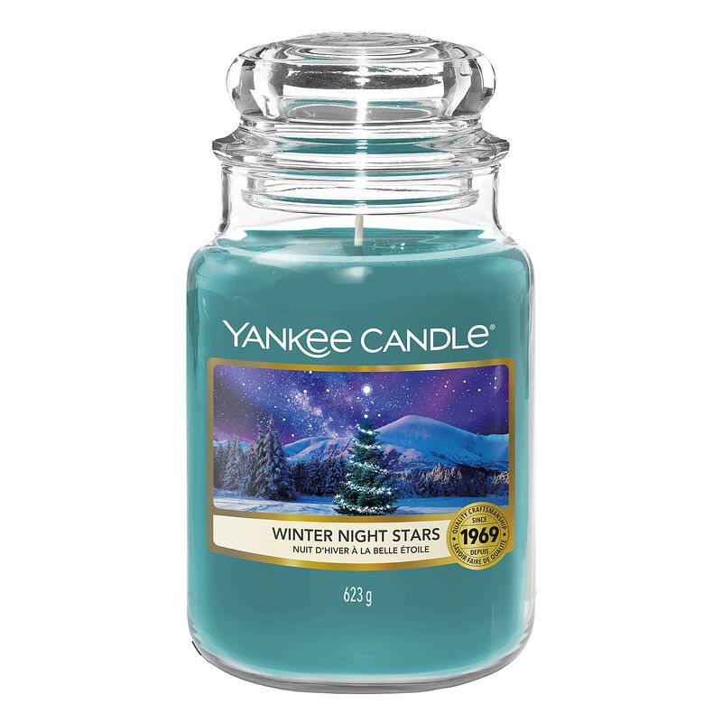 Foto van Yankee candle geurkaars medium winter night stars - 13 cm / ø 11 cm