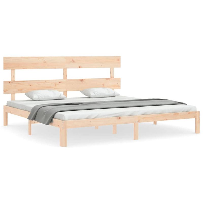 Foto van The living store houten bedframe - massief grenen - 203.5 x 203.5 x 81 cm - multiplex lattenbodem