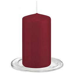 Foto van Trend candles - stompkaarsen met glazen onderzetters set van 2x stuks - bordeaux rood 6 x 12 cm - stompkaarsen