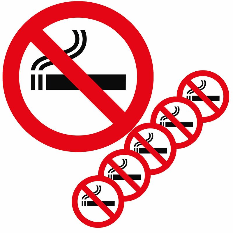 Foto van Set van 10x stuks sticker verboden te roken 10.5 cm vierkant - feeststickers