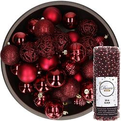 Foto van 37x stuks kunststof kerstballen 6 cm inclusief kralenslinger donkerrood - kerstbal