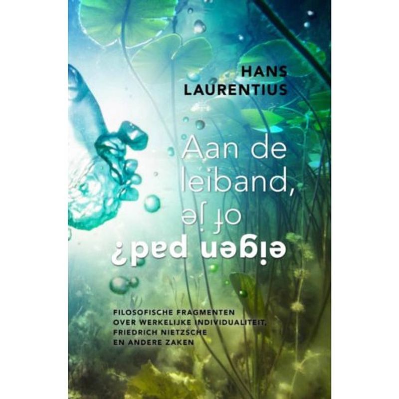 Foto van Aan de leiband, of je eigen pad?