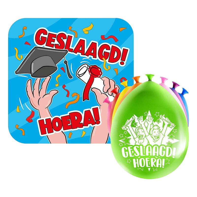 Foto van Geslaagd thema party versiering set hoera - huldebord en 16x ballonnen - feestpakketten