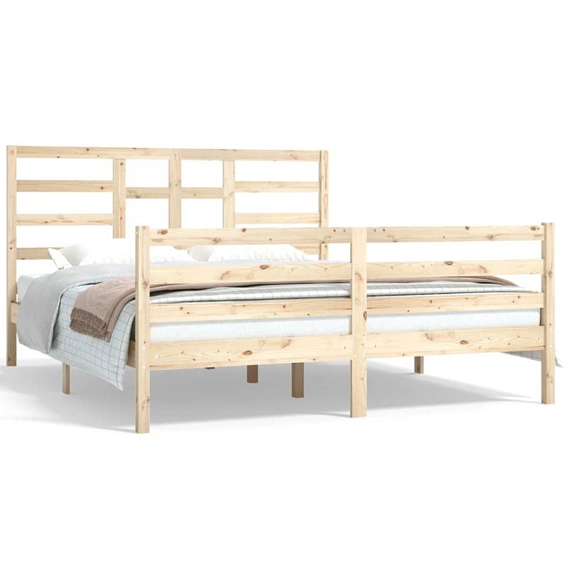 Foto van The living store houten bedframe - grenenhout - 205.5 x 166 x 104 cm - rustiek uitstraling