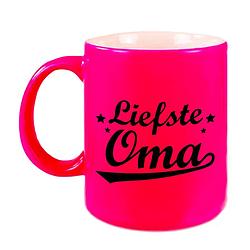 Foto van Liefste oma cadeau mok / beker neon roze met sterren 330 ml - feest mokken