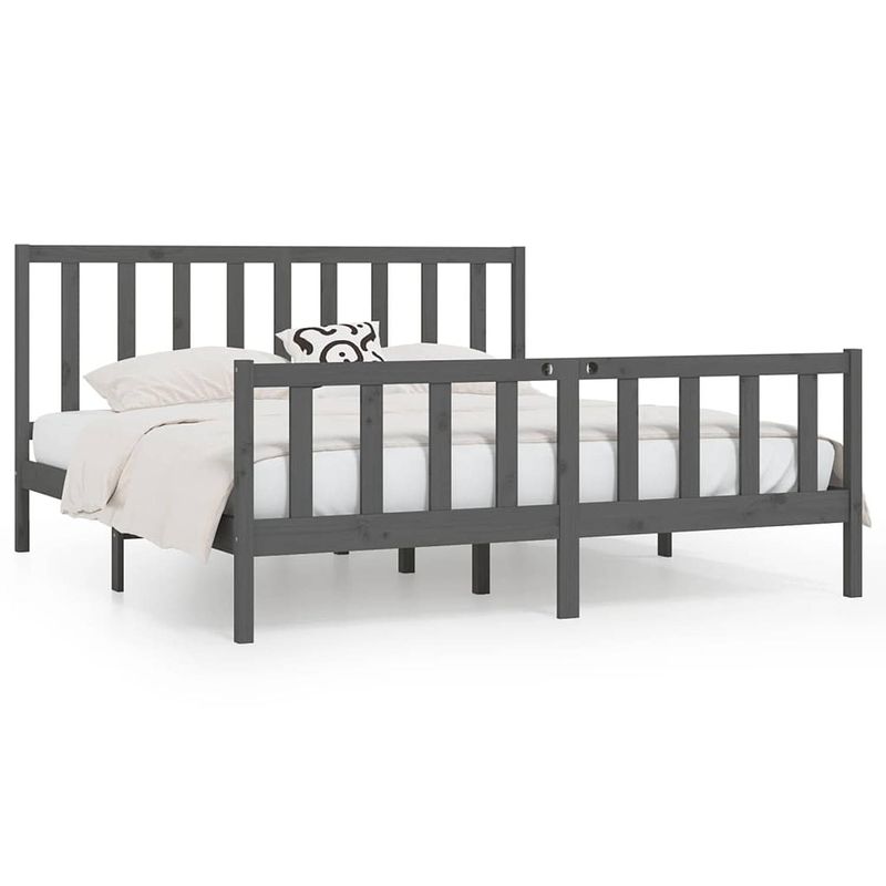 Foto van The living store bedframe super king - 205.5 x 186 x 100 cm - massief grenenhout - grijs