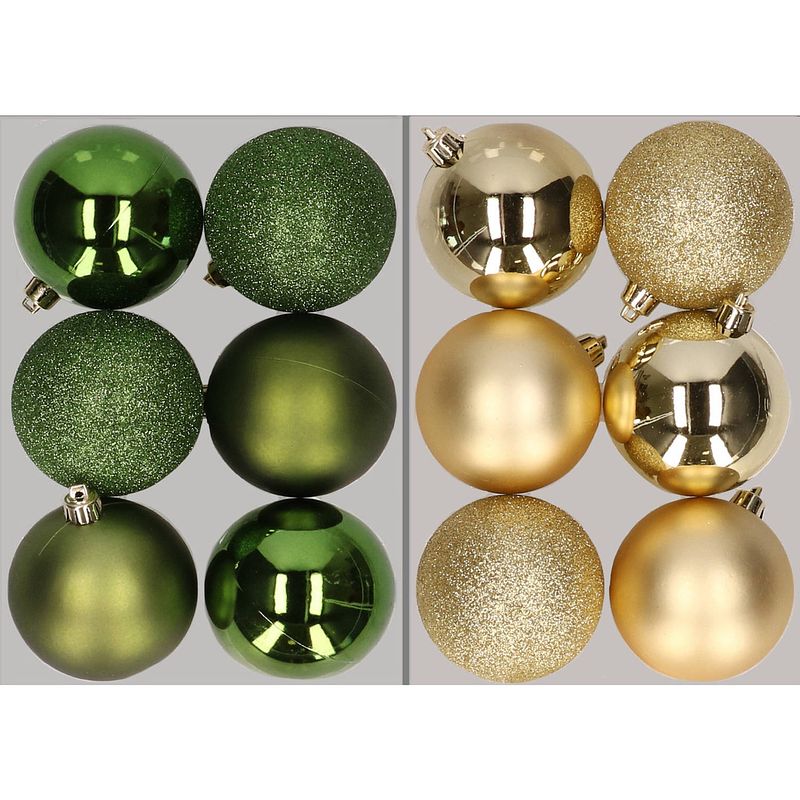 Foto van 12x stuks kunststof kerstballen mix van appelgroen en goud 8 cm - kerstbal