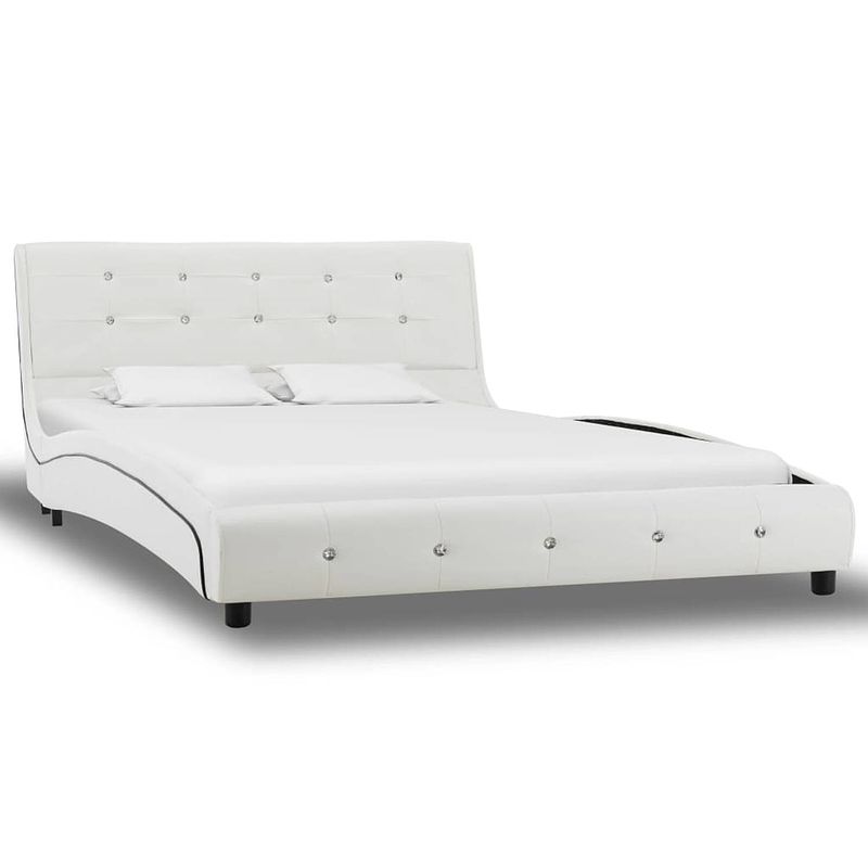 Foto van The living store bedframe - klassiek - ijzer en hout - wit - 223 x 125 x 69.5 cm - traagschuim matras 200 x 120 x 17 cm