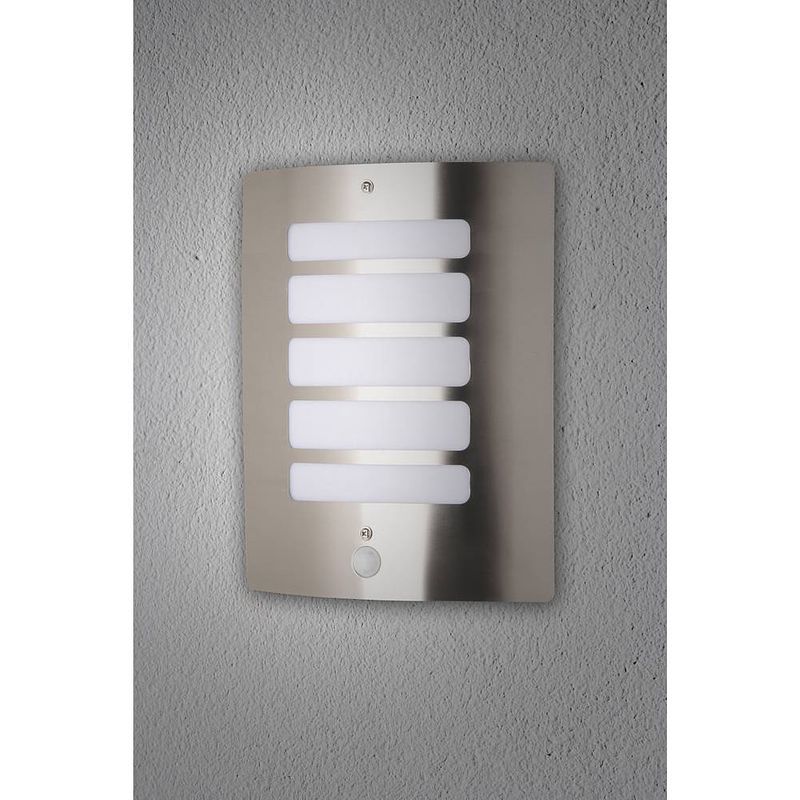 Foto van Brilliant todd 47698/82 buitenlamp met bewegingsmelder (wand) e27 60 w rvs