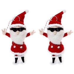Foto van 2x kersthangers figuurtjes coole kerstman 12 cm - kersthangers