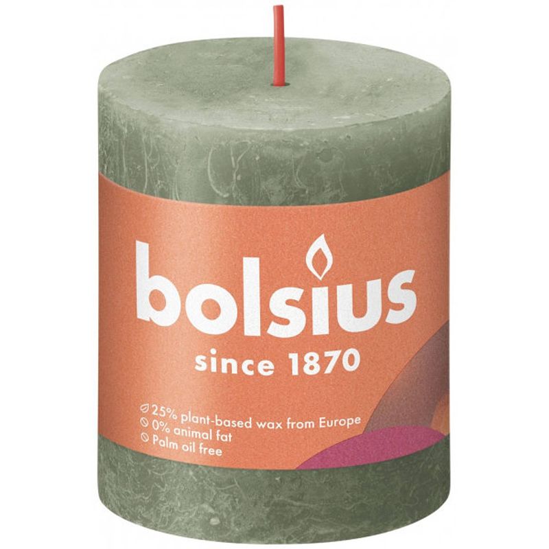 Foto van Bolsius stompkaars fresh olive ø68 mm - hoogte 8 cm - olijfgroen - 35 branduren