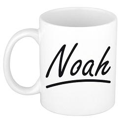 Foto van Naam cadeau mok / beker noah met sierlijke letters 300 ml - naam mokken