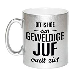 Foto van Zilveren geweldige juf cadeau koffiemok / theebeker 330 ml - feest mokken