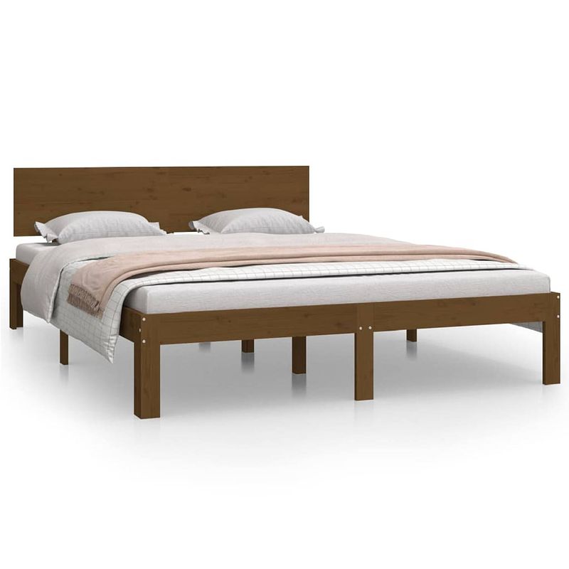 Foto van The living store houten bedframe - 140 x 200 cm - honingbruin