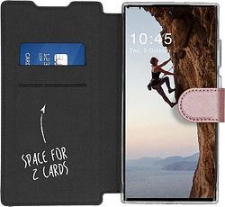 Foto van Accezz xtreme wallet bookcase samsung galaxy s23 ultra telefoonhoesje roze