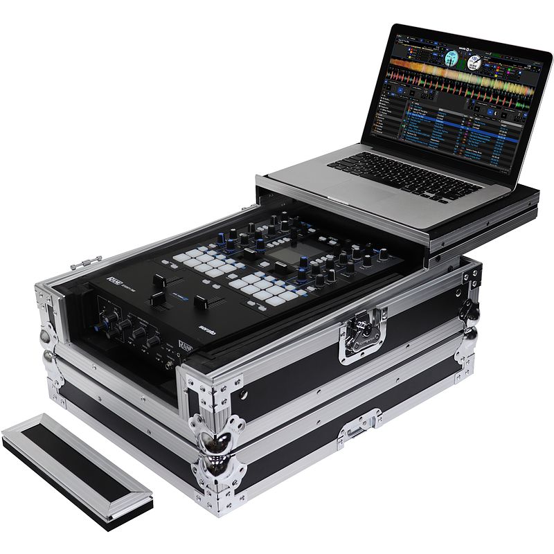 Foto van Odyssey fzgs12mx1xd 12 inch flightcase voor dj mixer