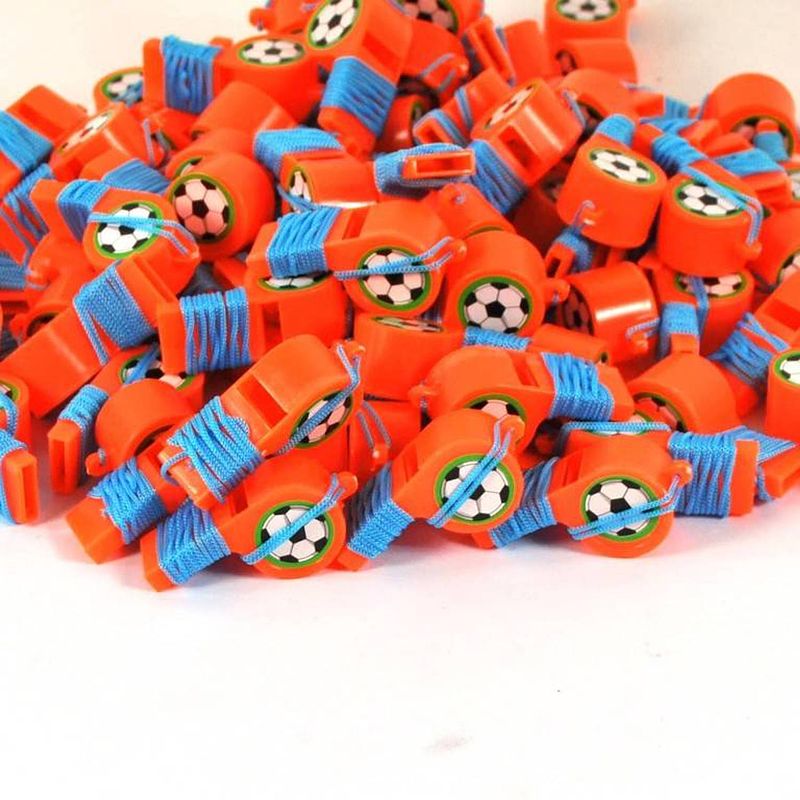 Foto van Oranje voetbal fluitjes (100 stuks)