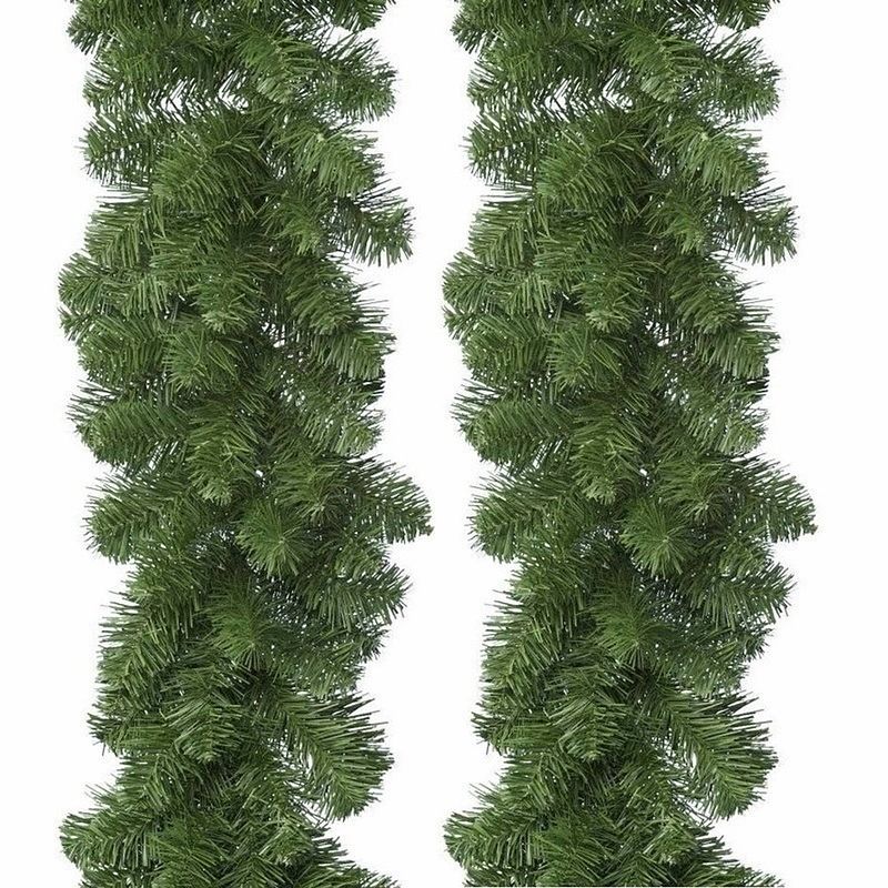 Foto van 2x groene imperial pine dennen guirlande 270 cm - dennenslingers kerstversiering