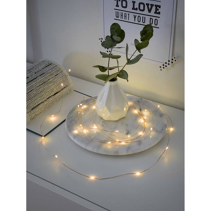 Foto van Konstsmide 1461-860 micro-lichtketting binnen werkt op batterijen aantal lampen 40 led amber verlichte lengte: 3.90 m