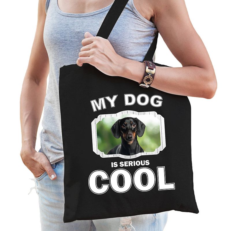 Foto van Katoenen tasje my dog is serious cool zwart - coole teckel honden cadeau tas - feest boodschappentassen