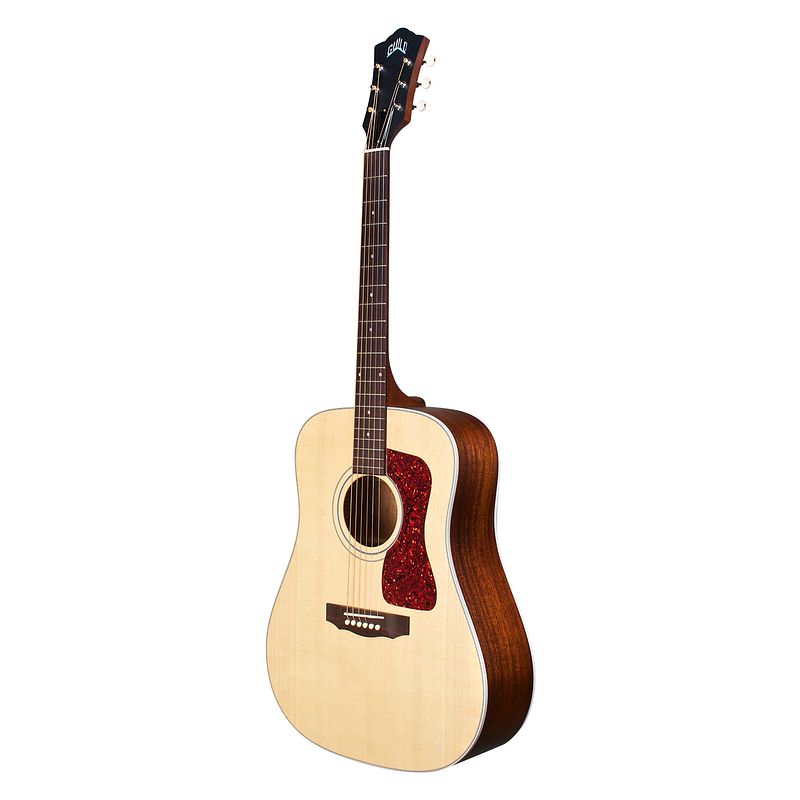 Foto van Guild d-40 natural westerngitaar met koffer