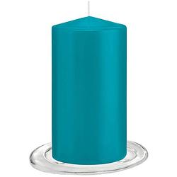 Foto van Trend candles - stompkaarsen met glazen onderzetters set van 2x stuks - turquoise blauw 8 x 15 cm - stompkaarsen
