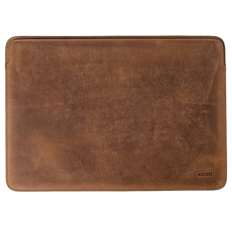 Foto van Accezz leather hoes voor macbook 16 inch laptop sleeve bruin