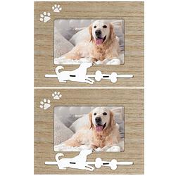 Foto van 2x stuks houten fotolijstje met honden decoratie geschikt voor een foto van 10 x 15 cm - fotolijsten