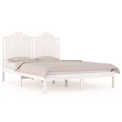 Foto van The living store houten bedframe - grenenhout - 205.5 x 125.5 x 110 cm - matras 120 x 200 cm - wit